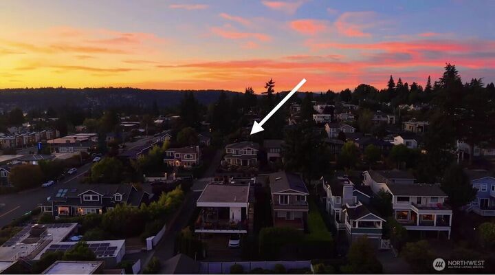 Property Photo:  116  12th Avenue  WA 98033 