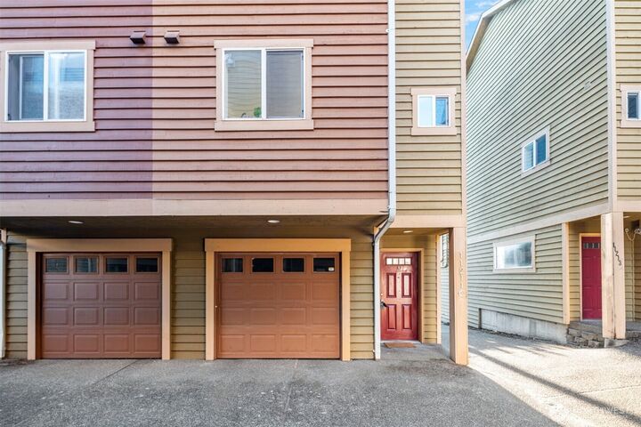 Property Photo: 11211 Greenwood Avenue N C WA 98133