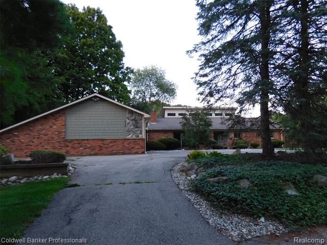 Property Photo: 6448 Tutbury MI 48098
