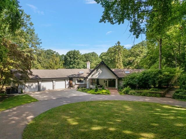 Property Photo:  955 Kenwood Drive  MI 49423 