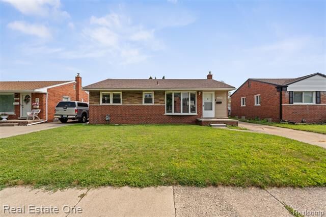 Property Photo: 16070 Euclid Avenue MI 48101