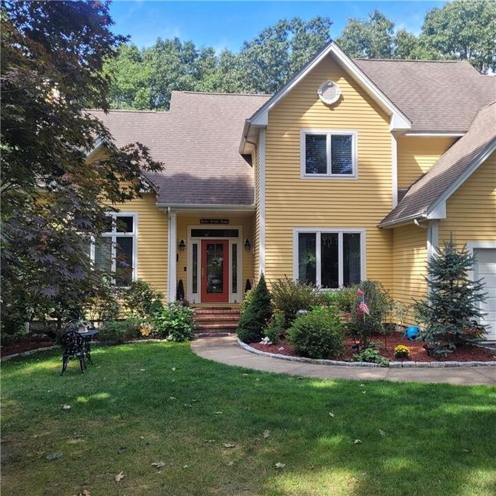 Property Photo: 5 Woodmansee Court RI 02892