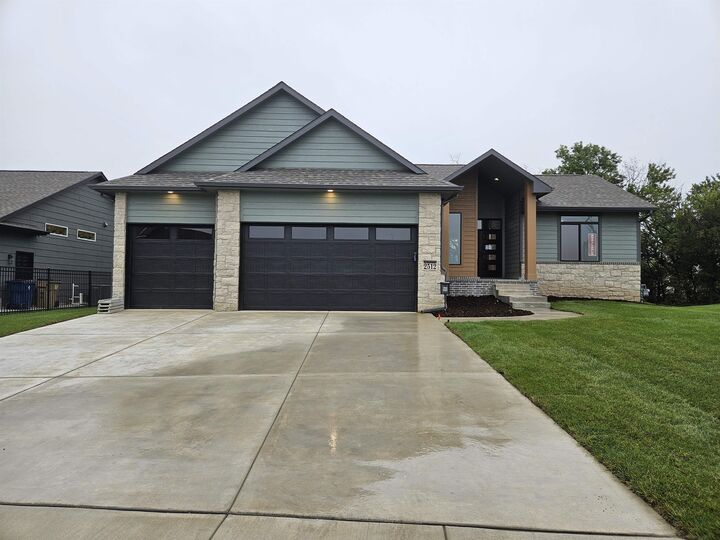 2512 N Emerald Ct  Andover KS 67002 photo