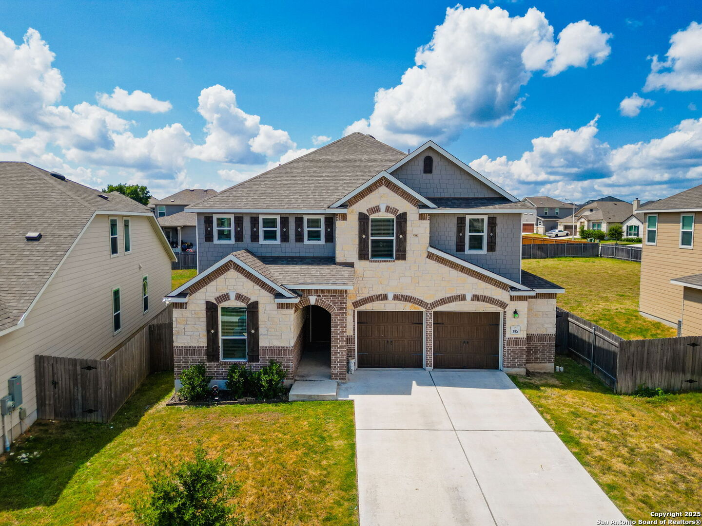 Property Photo: 295 Kat Garnet TX 78640
