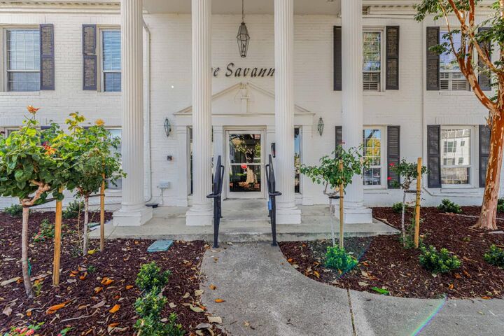 Property Photo:  1945 Mount Vernon Court 1  CA 94040 