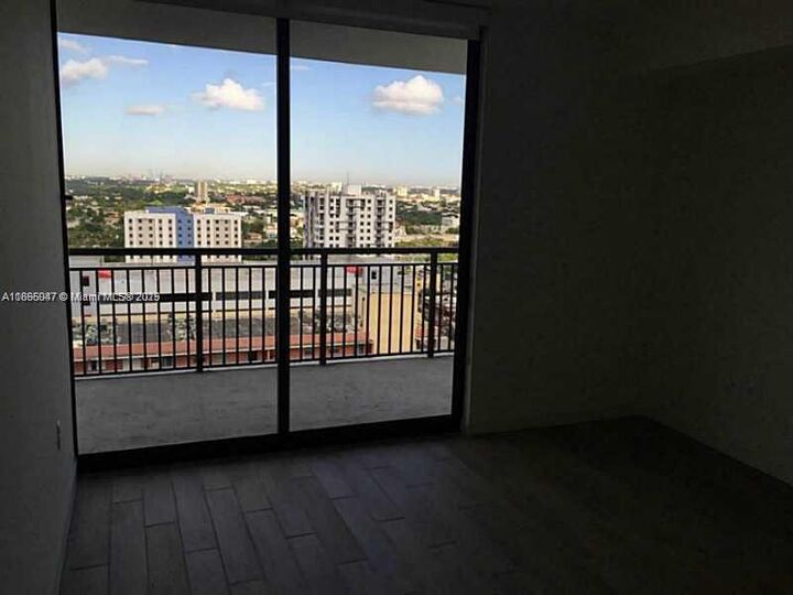 Property Photo: 999 SW 1st Ave 1809 FL 33130