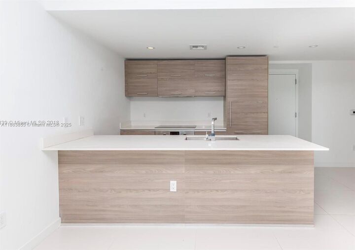 Property Photo: 1300 S Miami Ave 1602 FL 33130