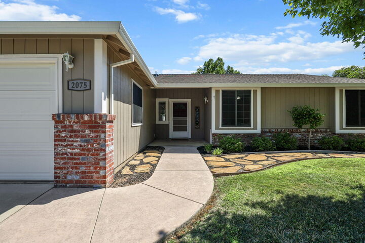 Property Photo:  2075 Oconner Avenue  CA 96001 