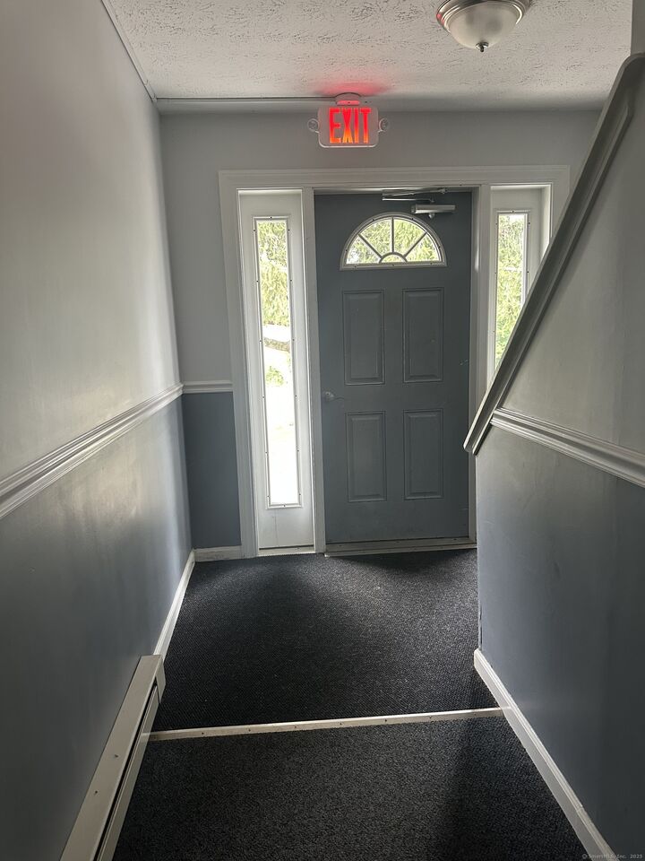 Property Photo: 103 Horse Pond Road Apt D CT 06420