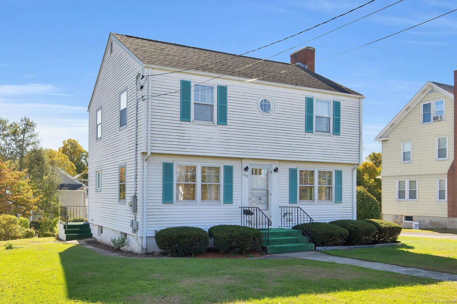 Property Photo:  100 Russell Street  CT 06040 