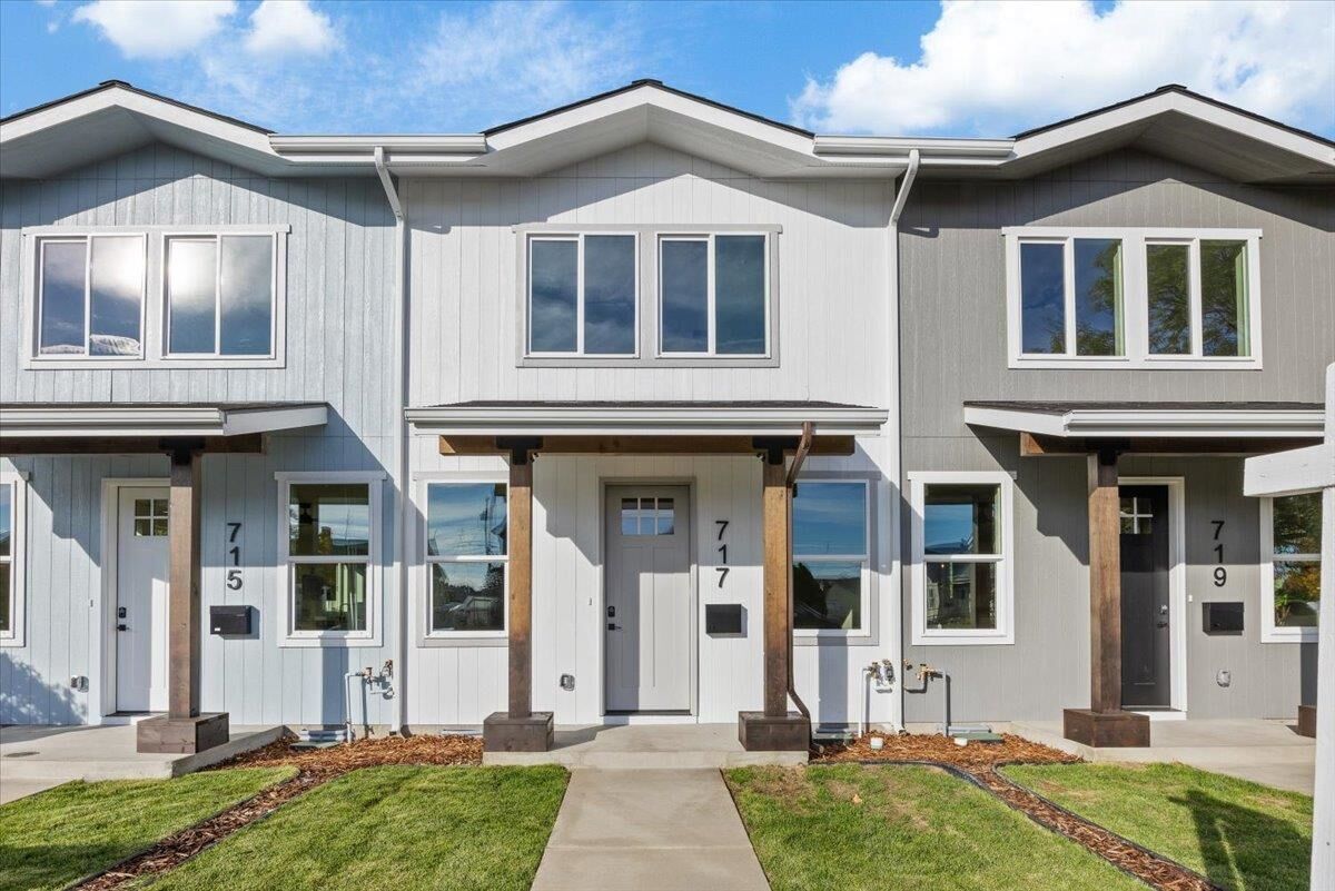 Property Photo: 717 E Lacrosse Ave WA 99207
