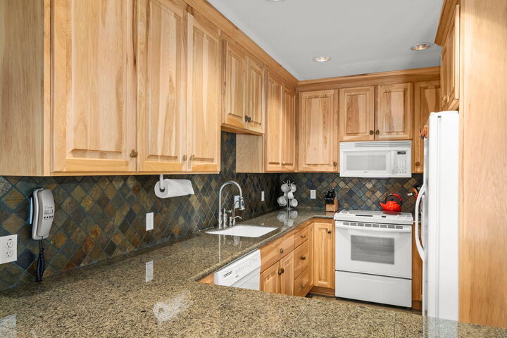 Property Photo:  280 S 3rd Ave 24  ID 83340 