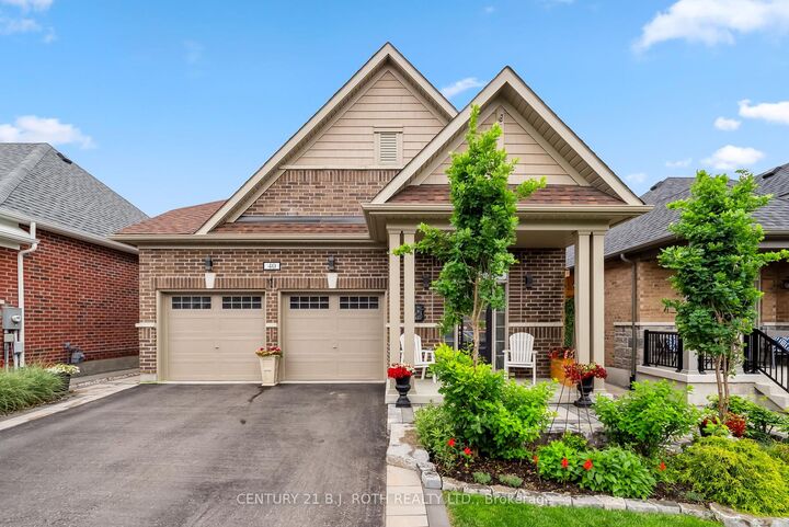 Property Photo: 40 Glenhaven Court ON L9L 0A8