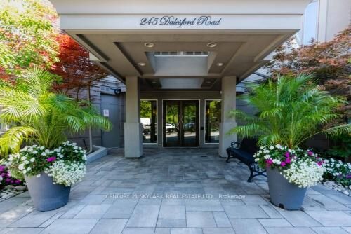Photo de la propriété:  245 Dalesford Road 516  ON M8Y 4H7 