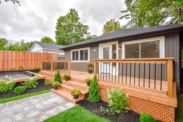 Property Photo:  690 Hastings Avenue  ON L9S 1Z3 