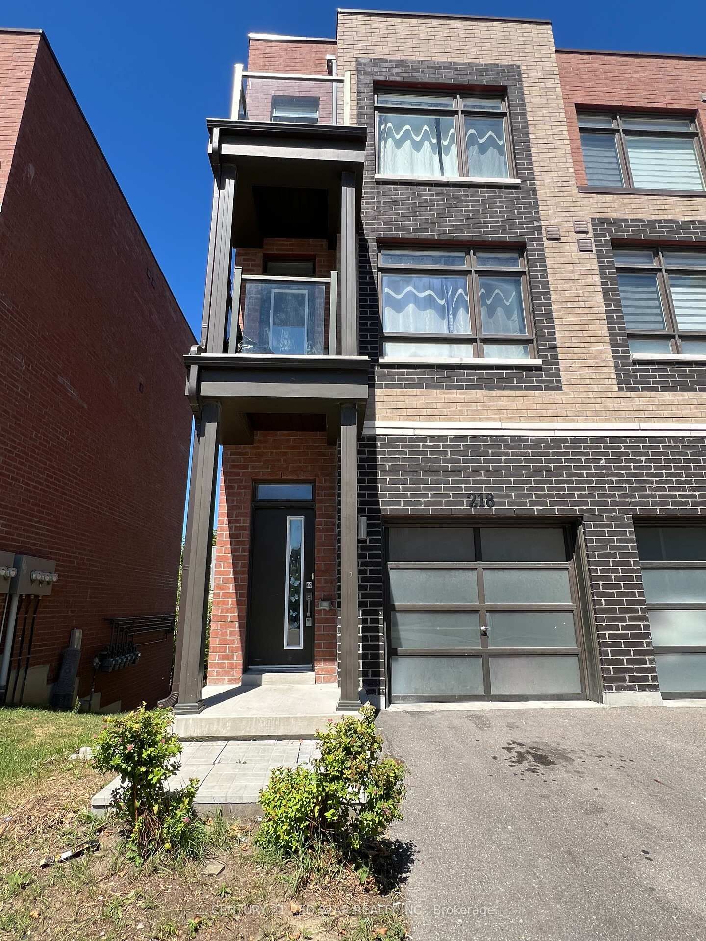 Photo de la propriété: 218 Dalhousie Street ON L4L 0L8