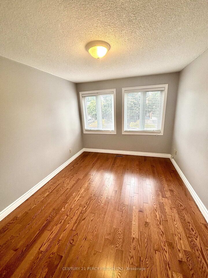 Photo de la propriété: 1638 Melman Street ON L1X 2C5