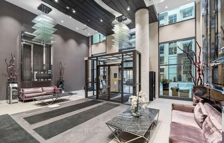 Property Photo:  9205 Yonge Street 1001  ON L4C 1V5 