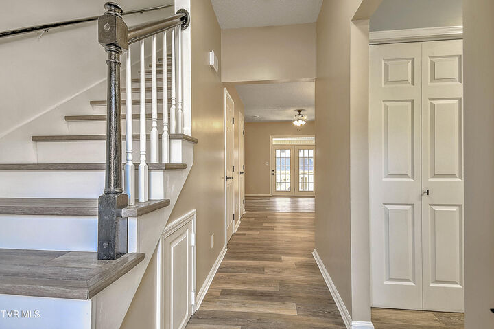 Property Photo: 1201 East 8 Th Avenue 4 TN 37601