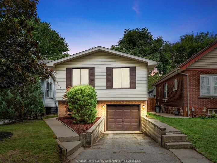 3834 Montcalm Street  Windsor ON N9E 2A9 photo