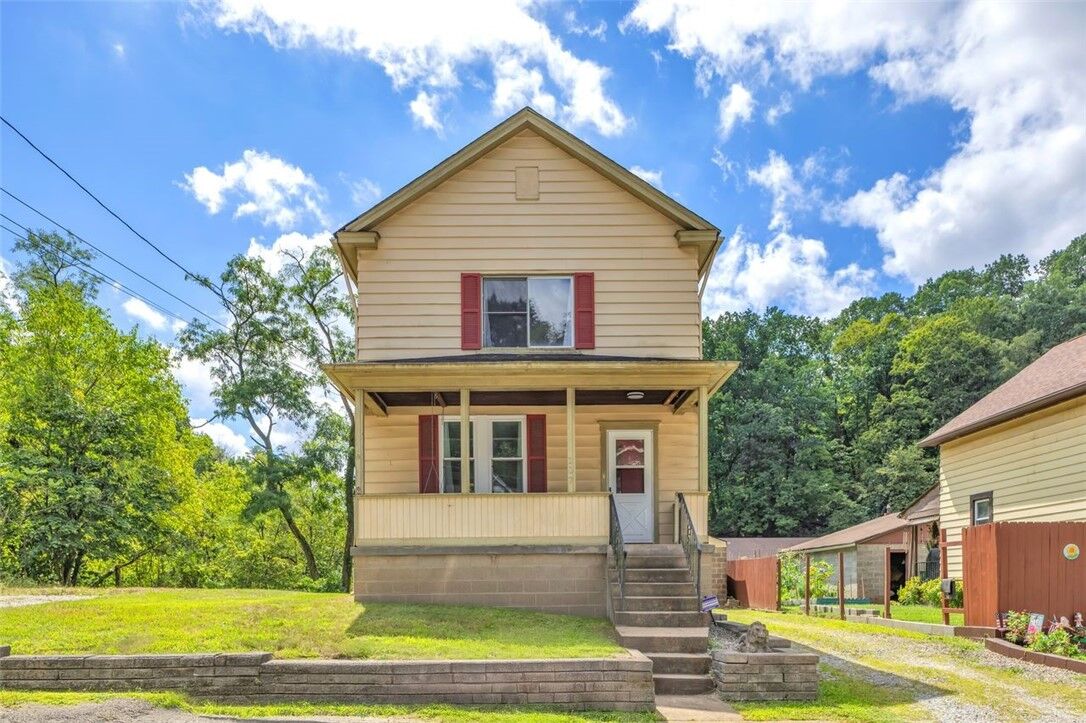 Property Photo: 107 Ivy Street PA 15145