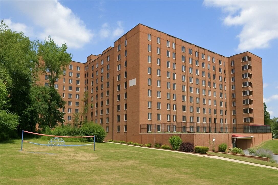 Property Photo: 5 Bayard Road 309 PA 15213