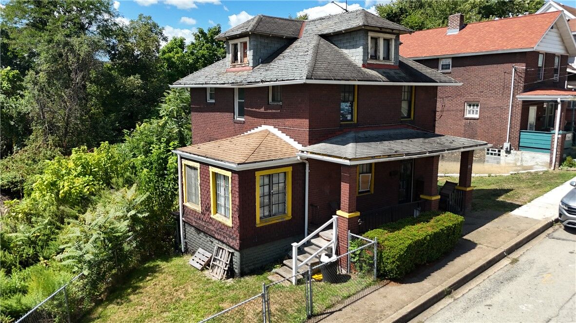 Property Photo: 506 Gaskill Ave PA 15644