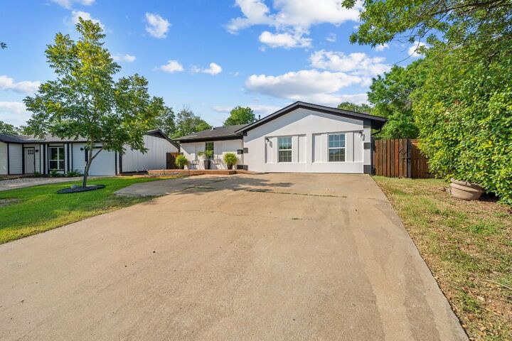 Property Photo: 4811 Savorey Lane TX 78744