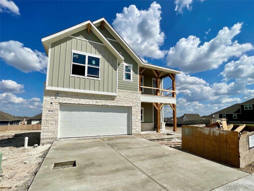 Property Photo:  600 Palo Brea Loop  TX 78634 