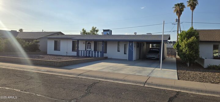 Property Photo: 1228 E Broadmor Drive AZ 85282