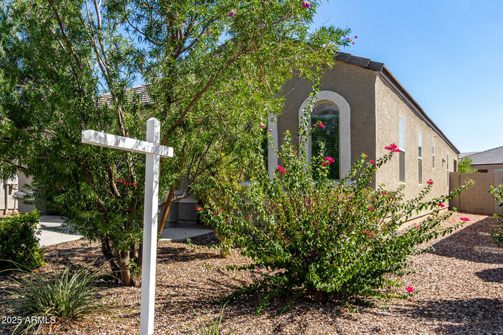 Property Photo: 4885 E Chromium Road AZ 85143