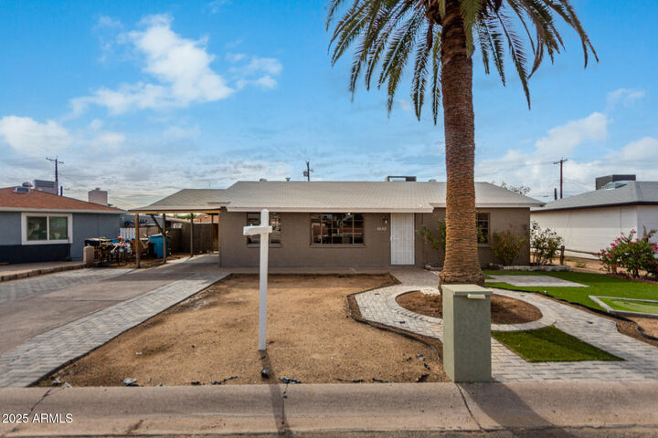 Property Photo: 5632 N 38th Drive AZ 85019