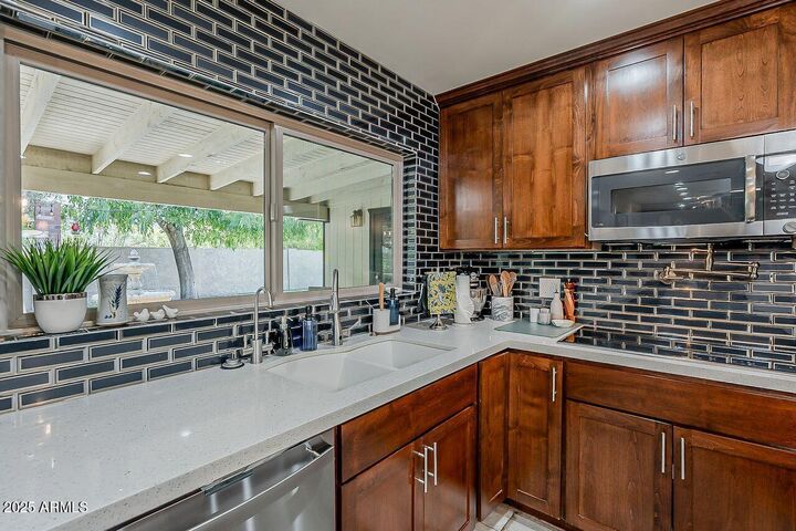 Property Photo:  12810 N 17th Avenue  AZ 85029 