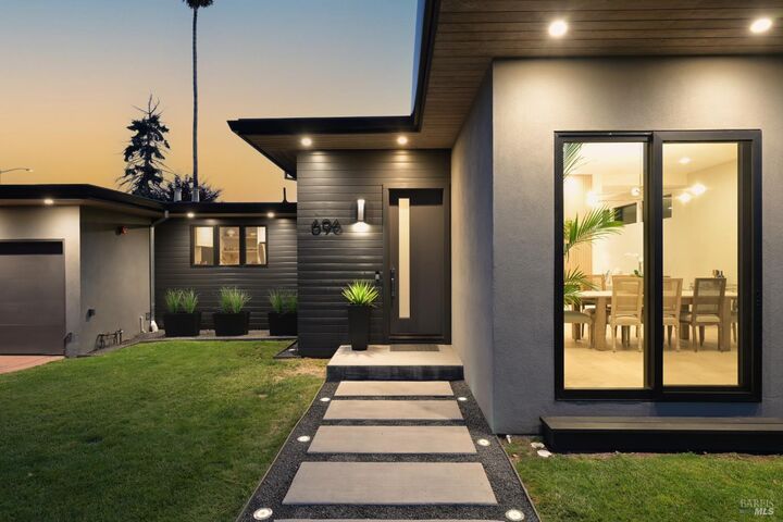 Property Photo: 696 Hawthorne Drive CA 94920