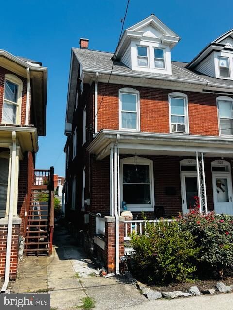 Property Photo:  327 Herman Avenue  PA 17043 
