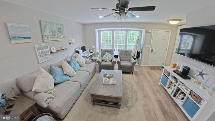 Property Photo: 16883 Toms River Loop VA 22026