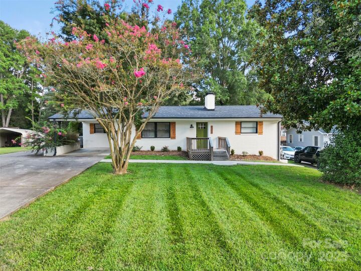 Property Photo: 729 Fisher Street NC 28027