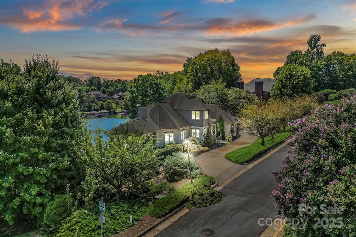 Property Photo: 271 44th Avenue Circle NW NC 28601