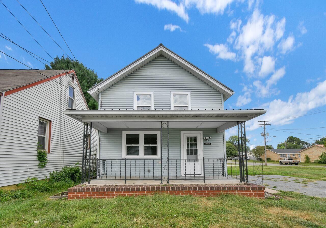 Property Photo:  1906 Cherry Valley Road  OH 43055 