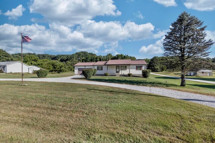 1640 Snoke SW Road  Lancaster OH 43130 photo
