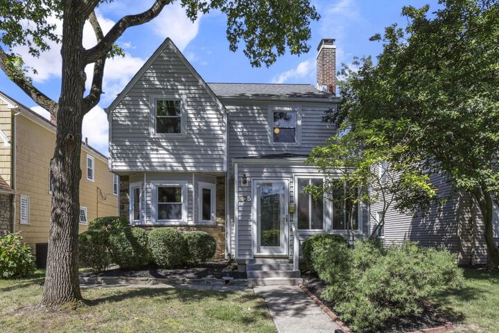 Property Photo:  905 Vernon Road  OH 43209 