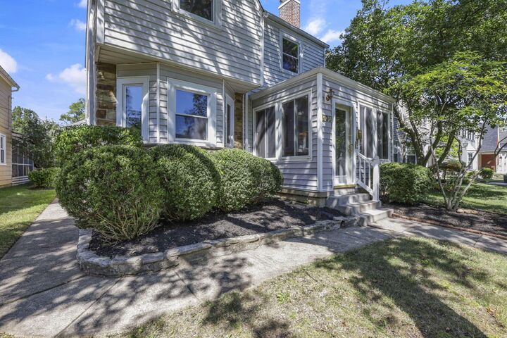 Property Photo: 905 Vernon Road OH 43209