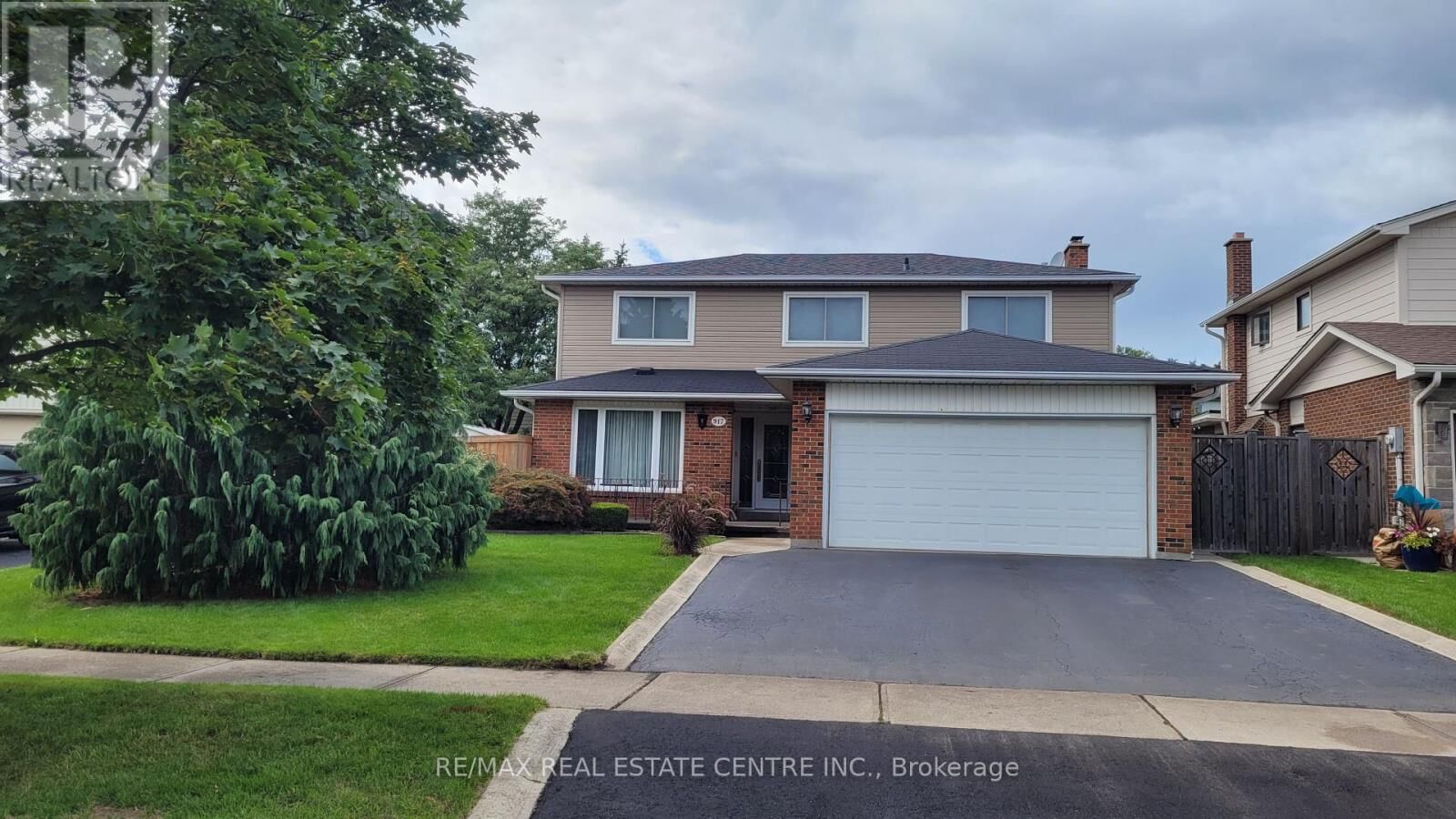 Property Photo: 917 Maple Avenue ON L9T 3X6