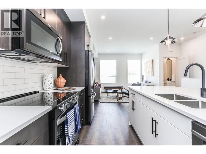 Photo de la propriété: 610 Academy Way 26 BC V1V 0E8