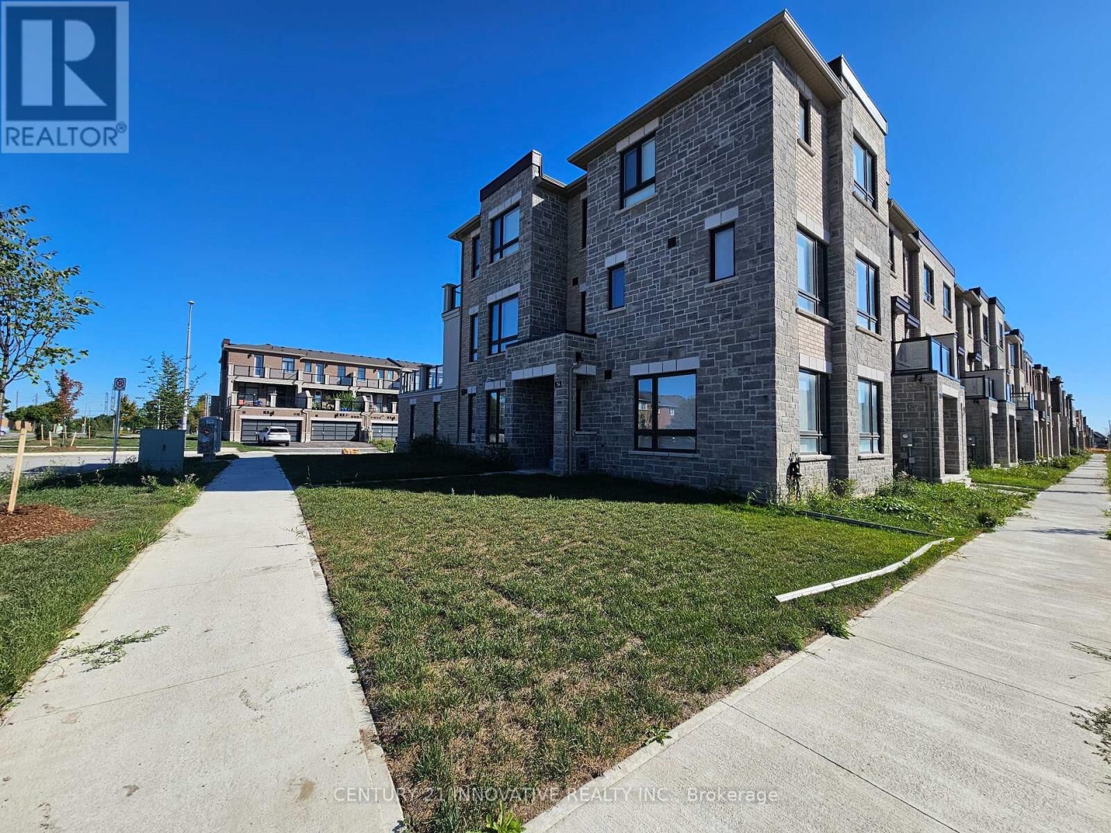 Property Photo: 114 Robert Eaton Avenue ON L3S 0G1