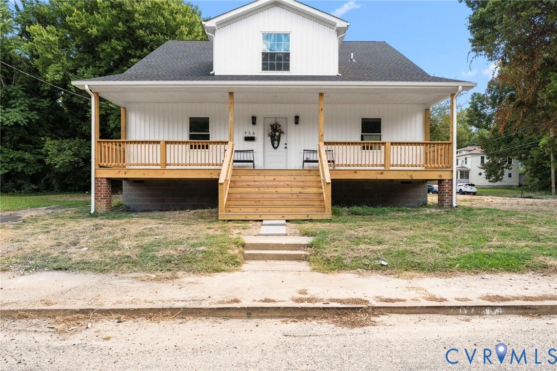 Property Photo: 936 Lee Avenue VA 23803