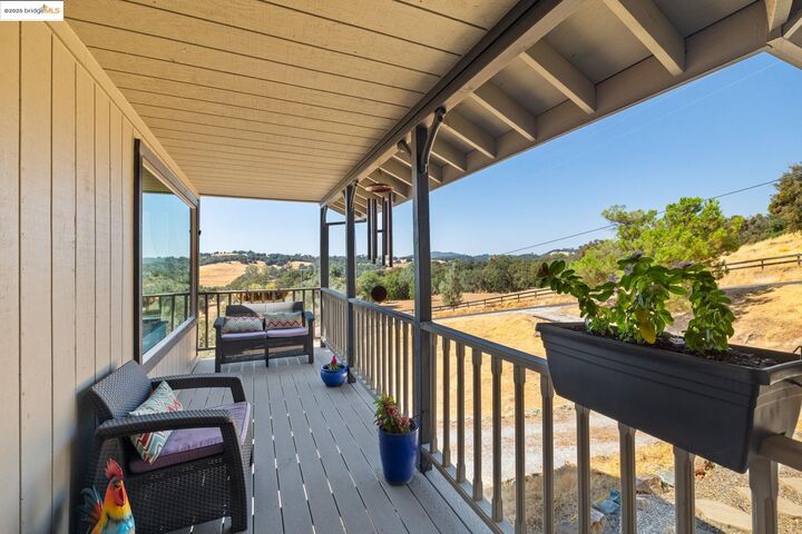 Property Photo: 13225 Armistead Cir CA 95370