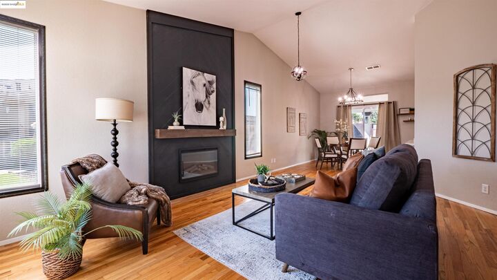 Property Photo:  306 Deerpark Way  CA 94561 
