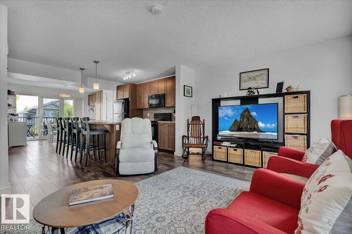 1628 33A St NW  Edmonton AB T6T 0Y1 photo
