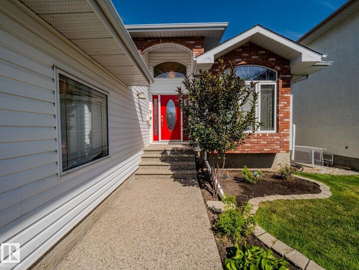 Property Photo: 7824 165 Avenue NW AB T5Z 3J6